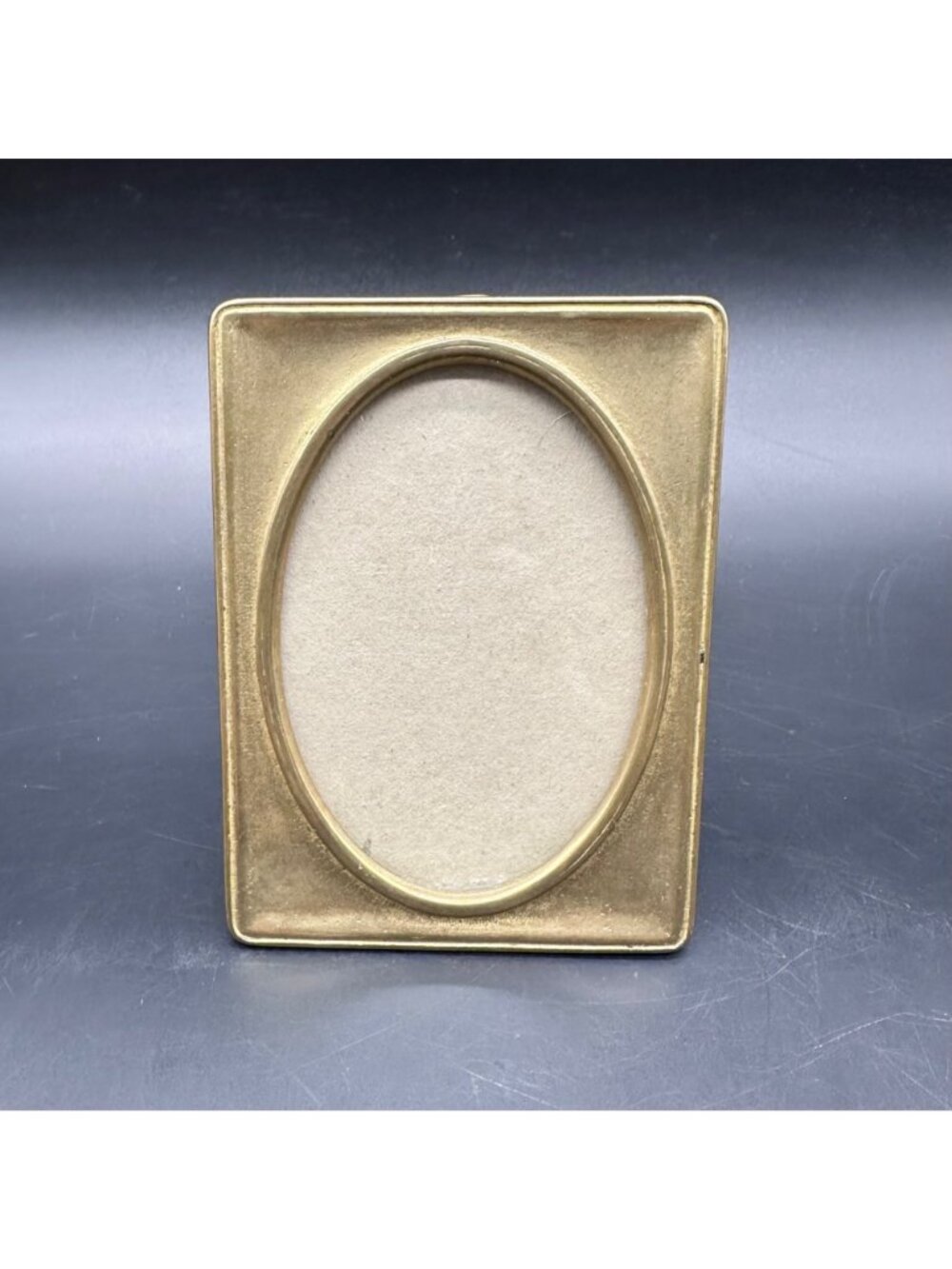 Vintage Brass Oval Photo Frame Gold Tone Metal Easel Back Picture Holder Table - Picture 2 of 9
